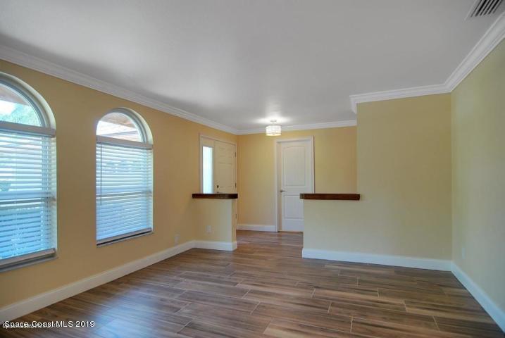 2600 Reed Avenue Melbourne, FL 32901 - Photo 2 of 14 Living Room
