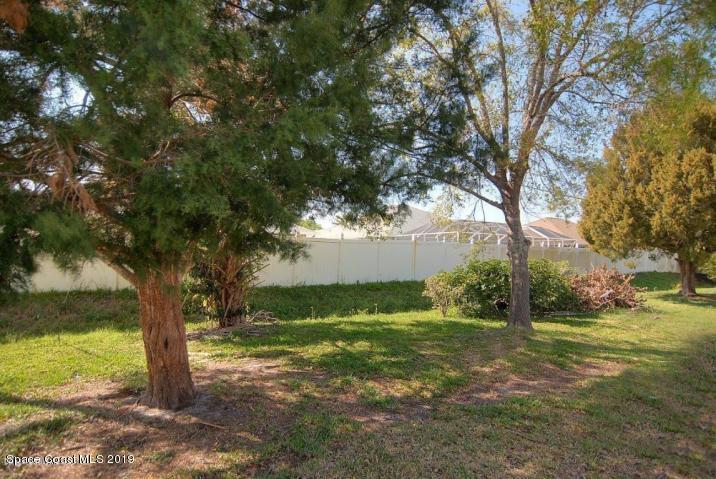 2600 Reed Avenue Melbourne, FL 32901 - Photo 14 of 14 Large Backyard