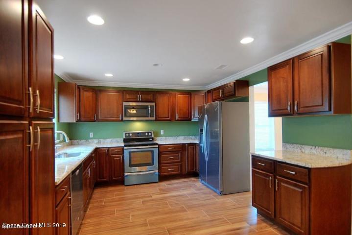 2600 Reed Avenue Melbourne, FL 32901 - Photo 5 of 14 Updated Open Kitchen