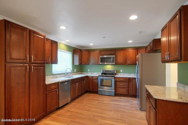 2600 Reed Avenue Melbourne, FL 32901 - Photo 6 of 14 Stainless Steel Appliances