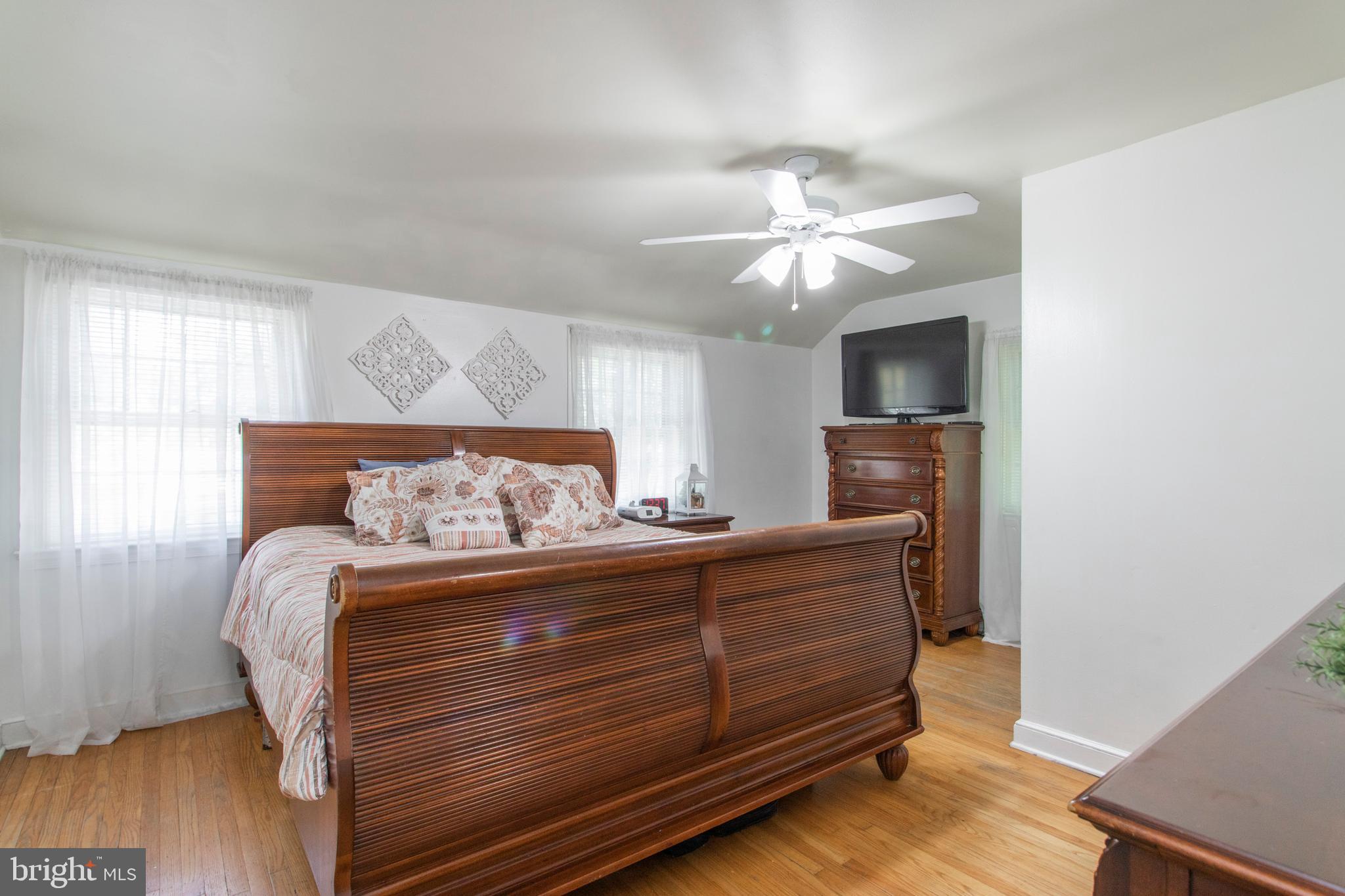 28 Lanfair Road Cheltenham, PA 19012 - Photo 25 of 40 Master Bedroom