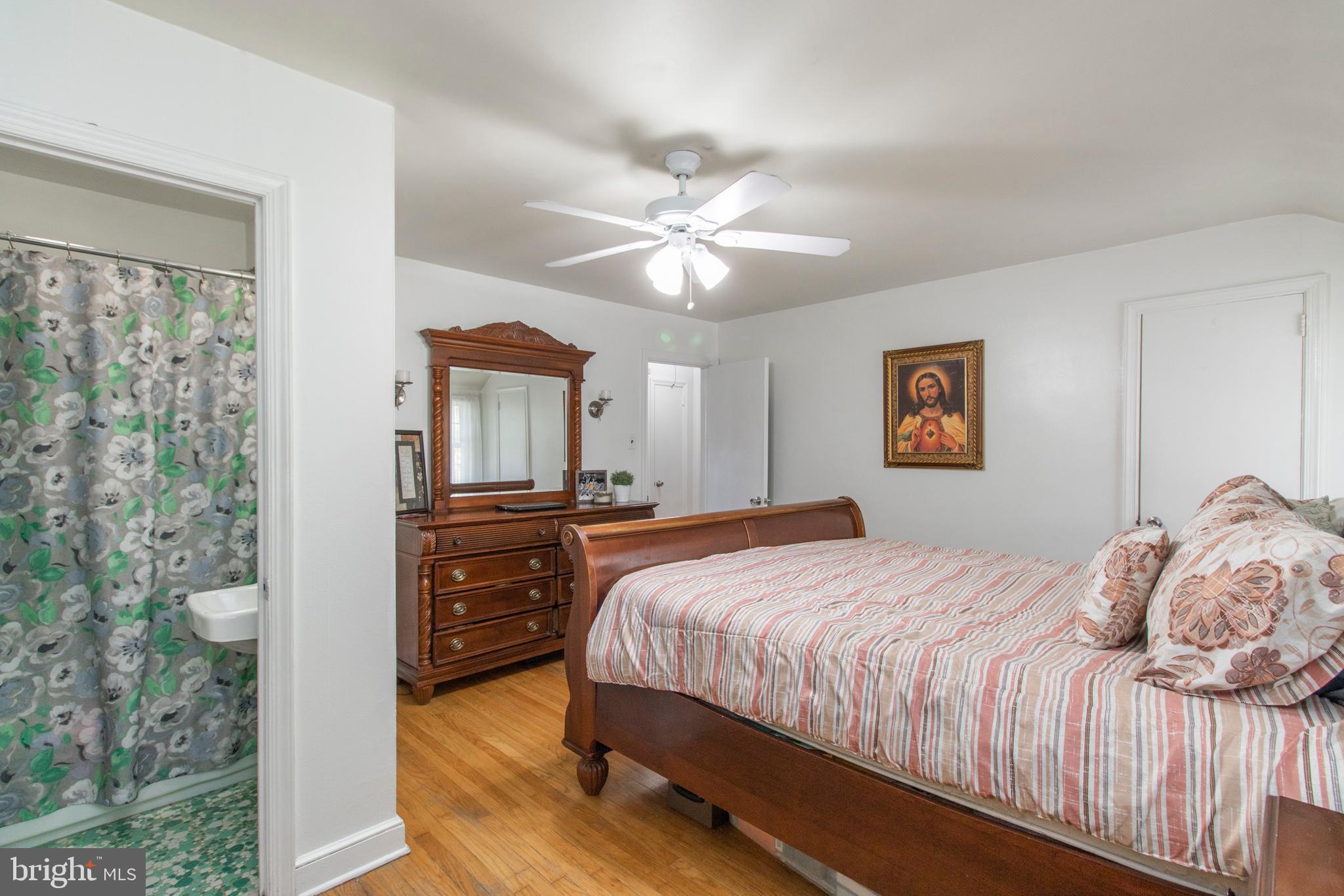 28 Lanfair Road Cheltenham, PA 19012 - Photo 27 of 40 Master Bedroom
