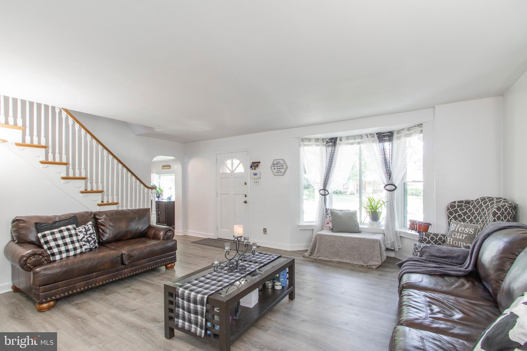 28 Lanfair Road Cheltenham, PA 19012 - Photo 6 of 40 Living Area