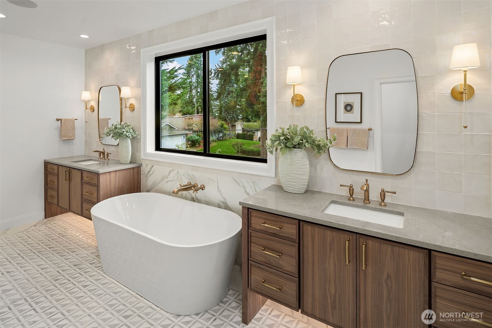 1009 102nd Place Southeast Bellevue, WA 98004 - Photo 22 of 36