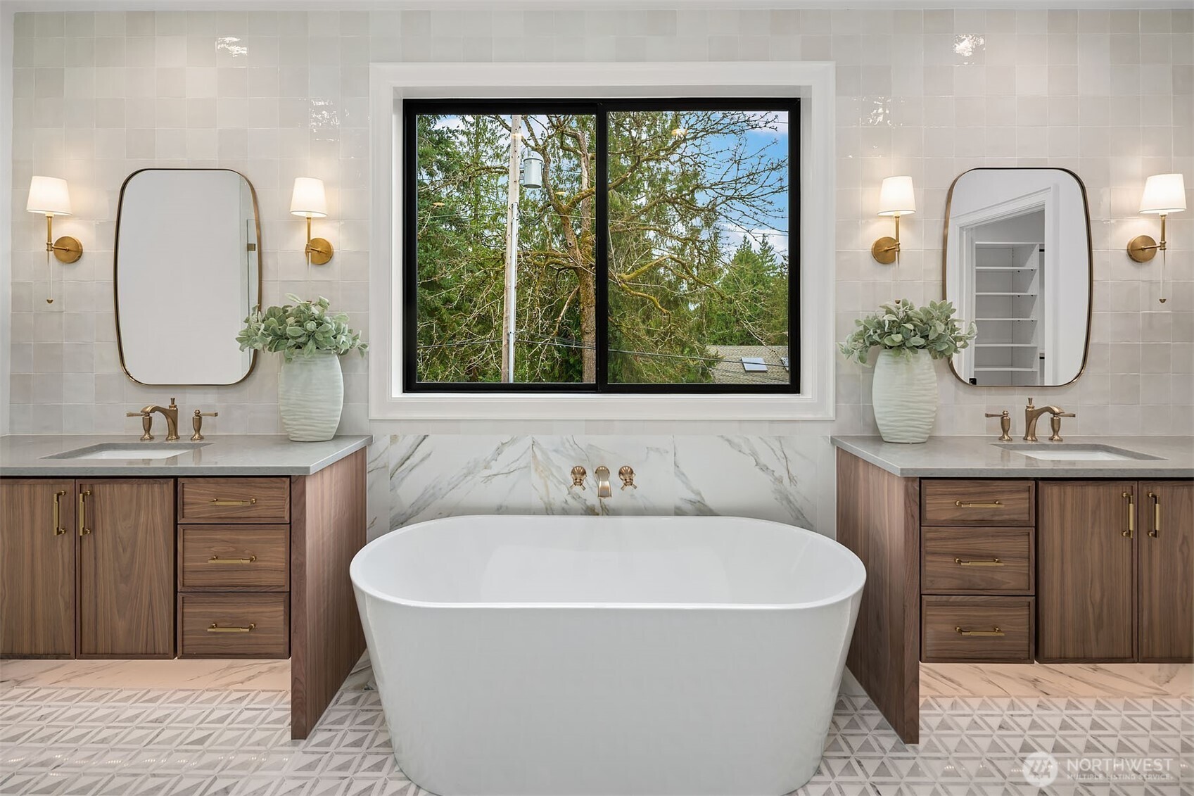 1009 102nd Place Southeast Bellevue, WA 98004 - Photo 23 of 36