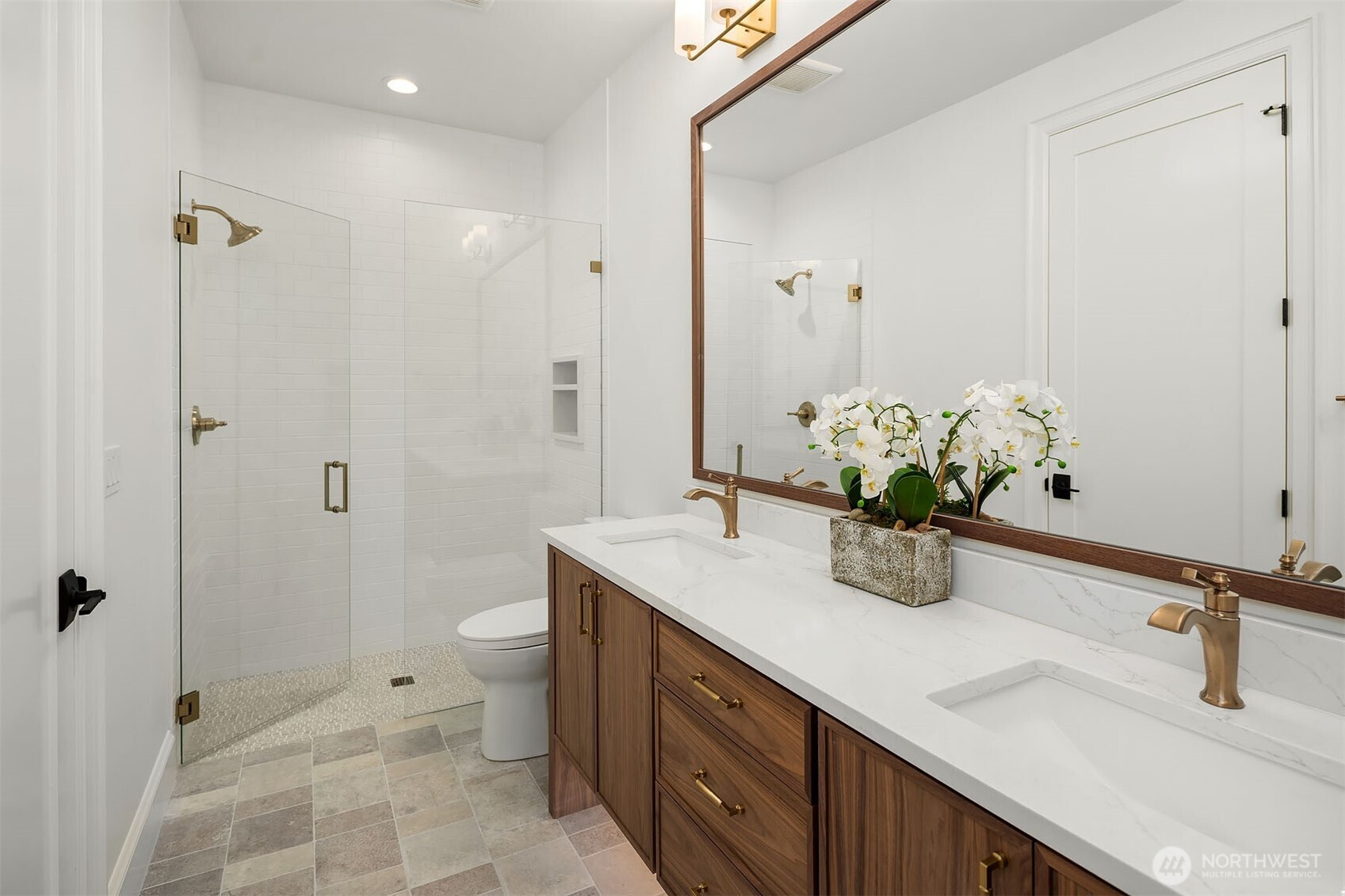 1009 102nd Place Southeast Bellevue, WA 98004 - Photo 26 of 36