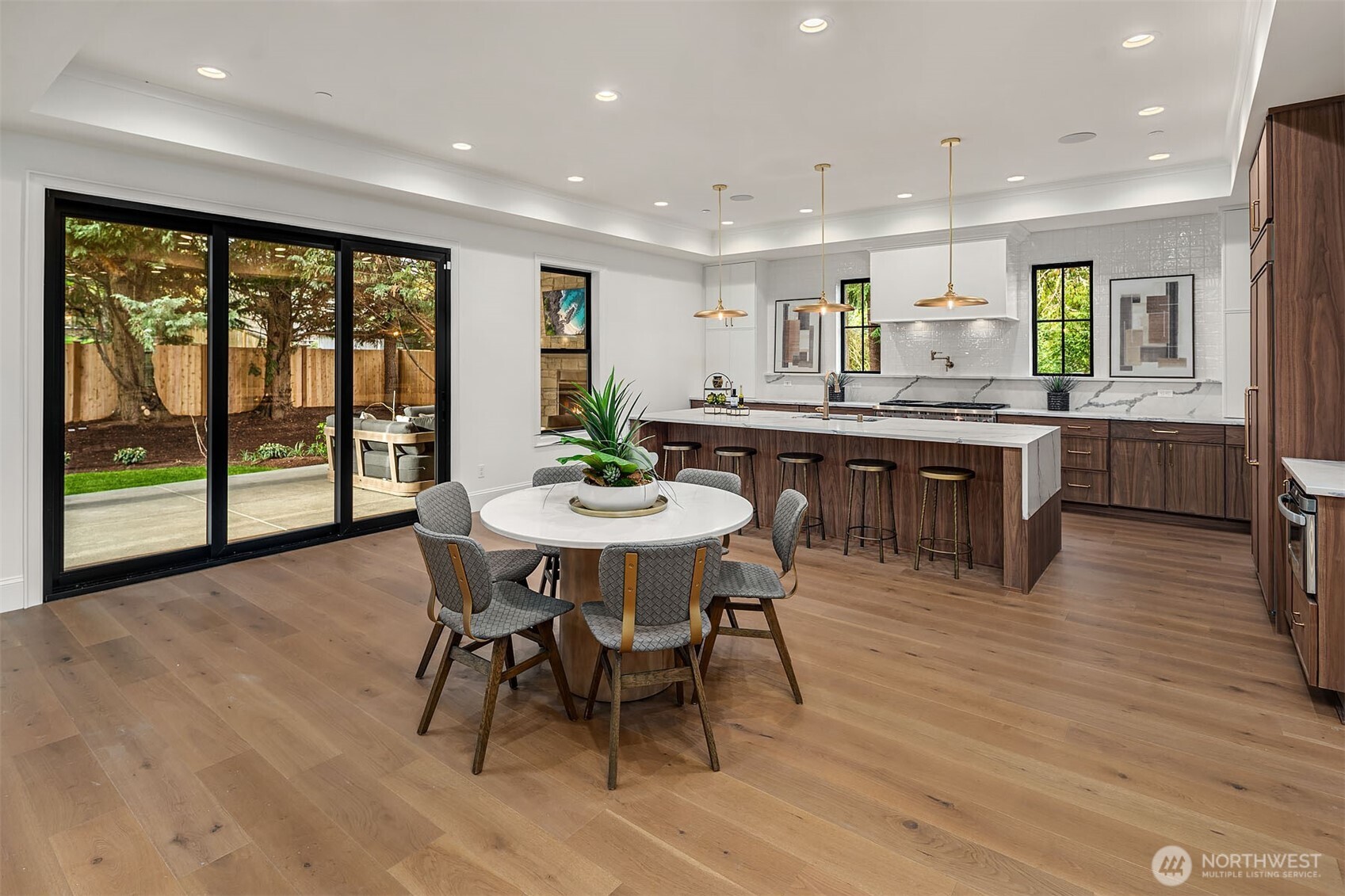 1009 102nd Place Southeast Bellevue, WA 98004 - Photo 6 of 36