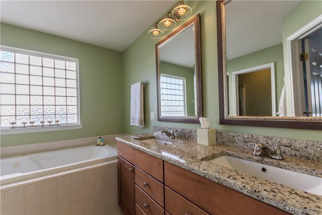 86 Eagle Ridge Road Lake Orion, MI 48360 - Photo 20 of 30 86 Eagle-23.jpg