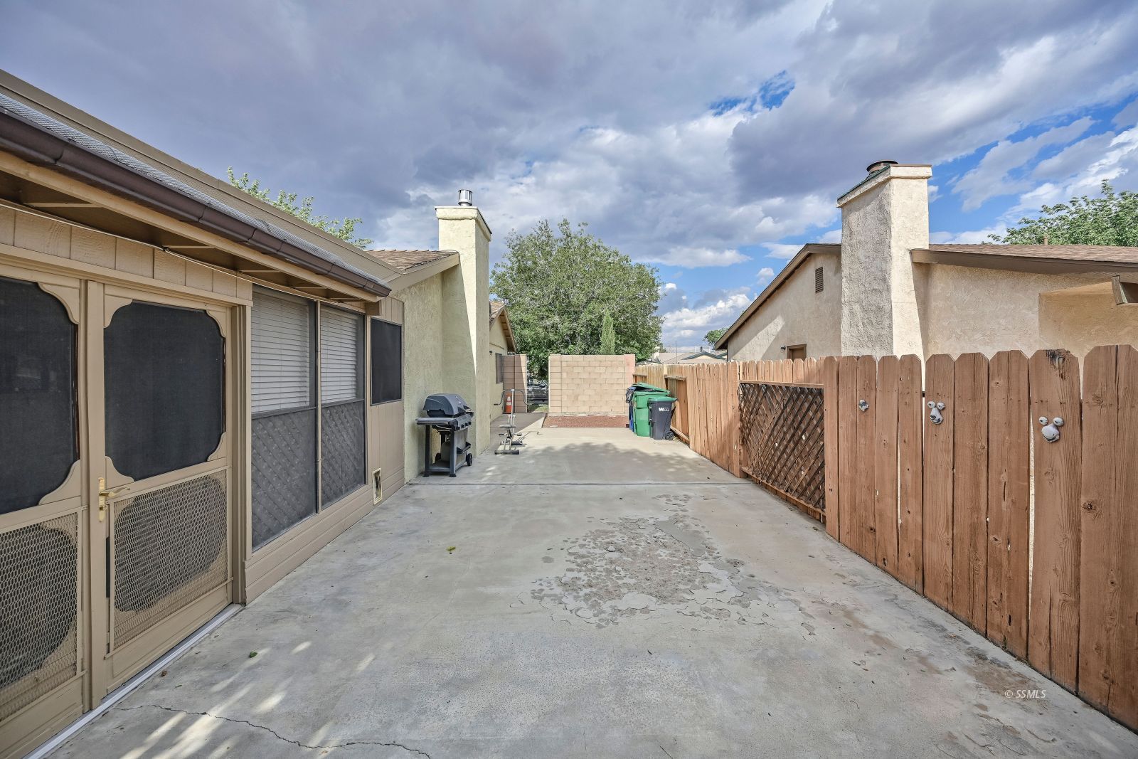 601 South Silver Ridge Street Ridgecrest, CA 93555 - Photo 33 of 34 a view of a house with a sink and dishwasher yard