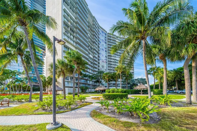$1,195,000 | 2451 Brickell Avenue, Unit 14D, Miami, FL 33129