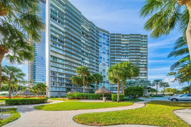 $1,195,000 | 2451 Brickell Avenue, Unit 14D, Miami, FL 33129