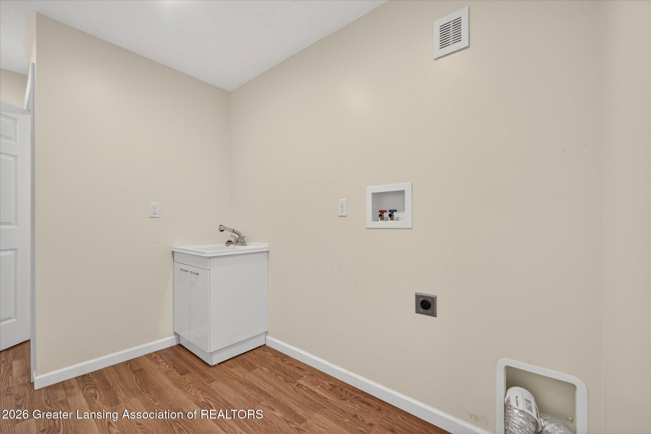 6015 South Stine Road Olivet, MI 49076 - Photo 25 of 34 25-6015-S-Stine-Charlotte-MI-48813-Windo