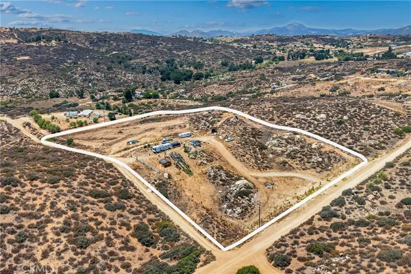 $275,000 | 41720 Oak Canyon Road, Hemet, CA 92544