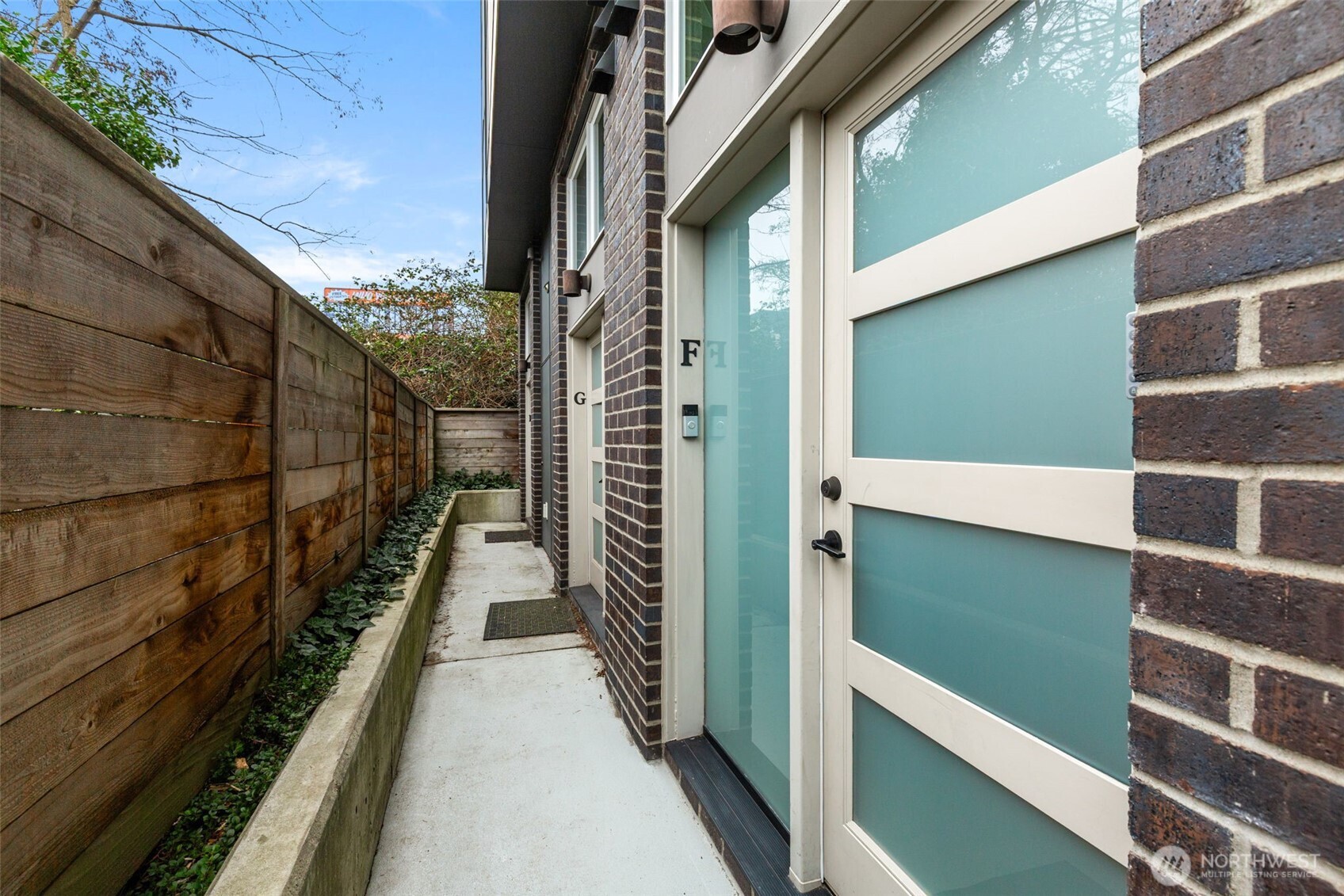 908 North 46th Street, Unit F Seattle, WA 98103 - Photo 28 of 40