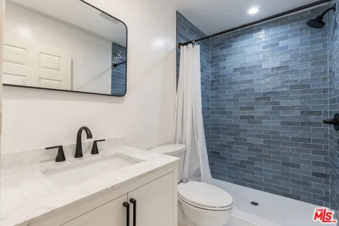 $1,800,000 | 5084 Campo Road, Woodland Hills, CA 91364