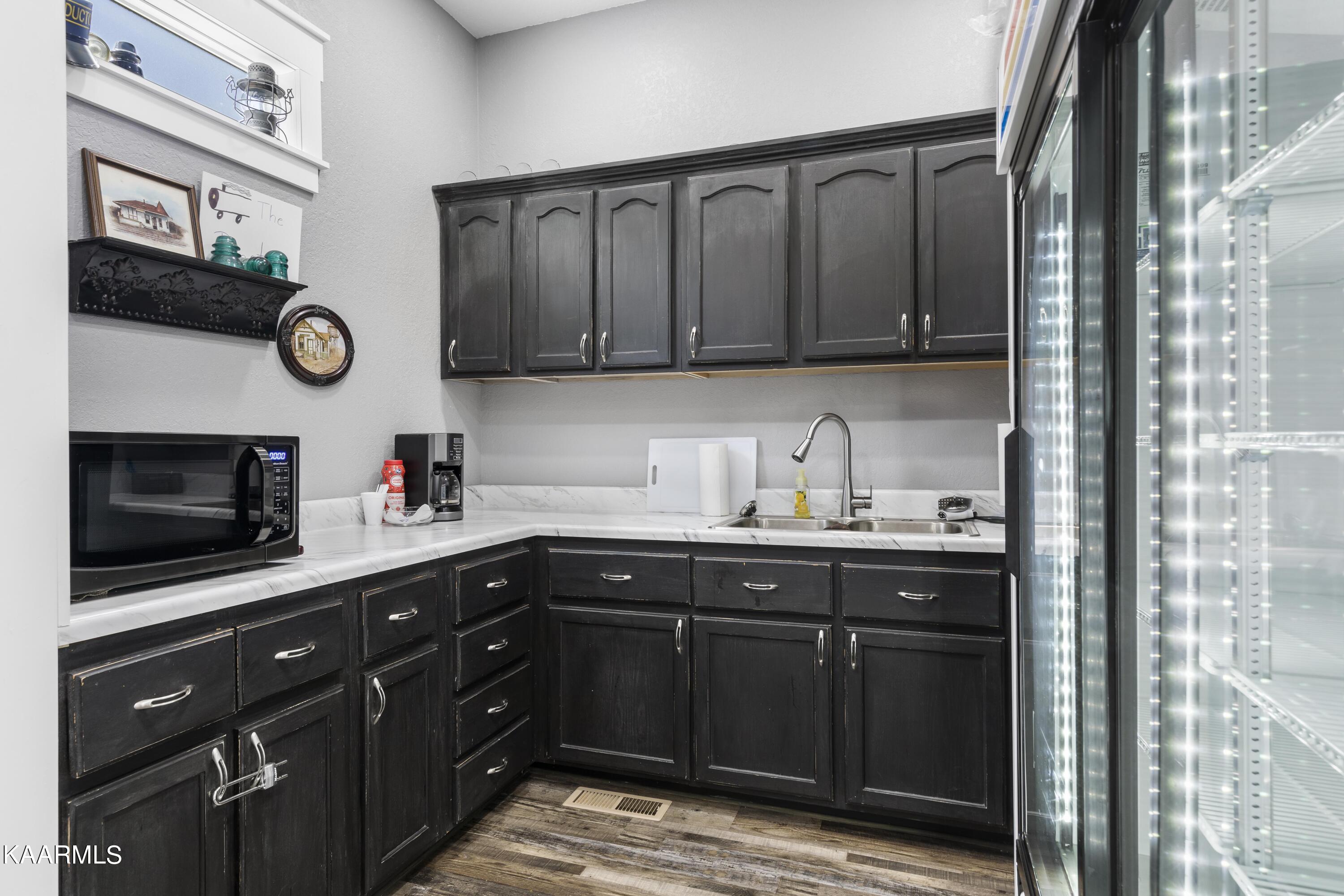 129 Coolidge Road La Follette, TN 37766 - Photo 8 of 25 030A4683