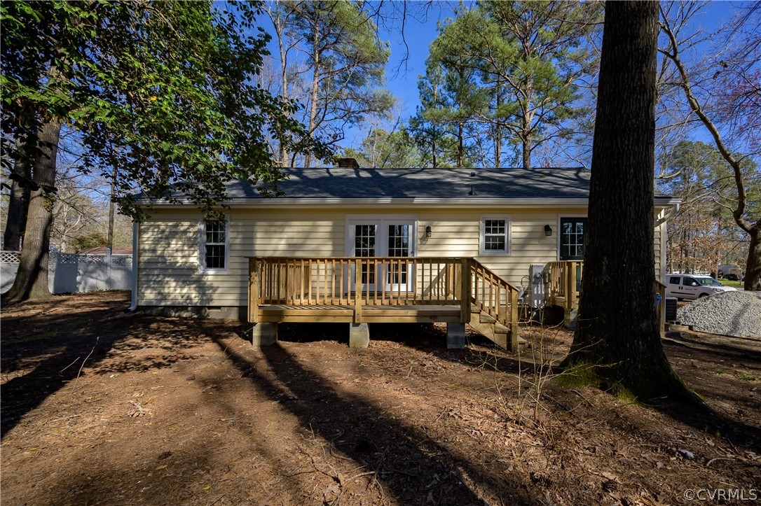 5012 Rollingway Road Chesterfield, VA 23832 - Photo 7 of 35 a house view with a sitting space