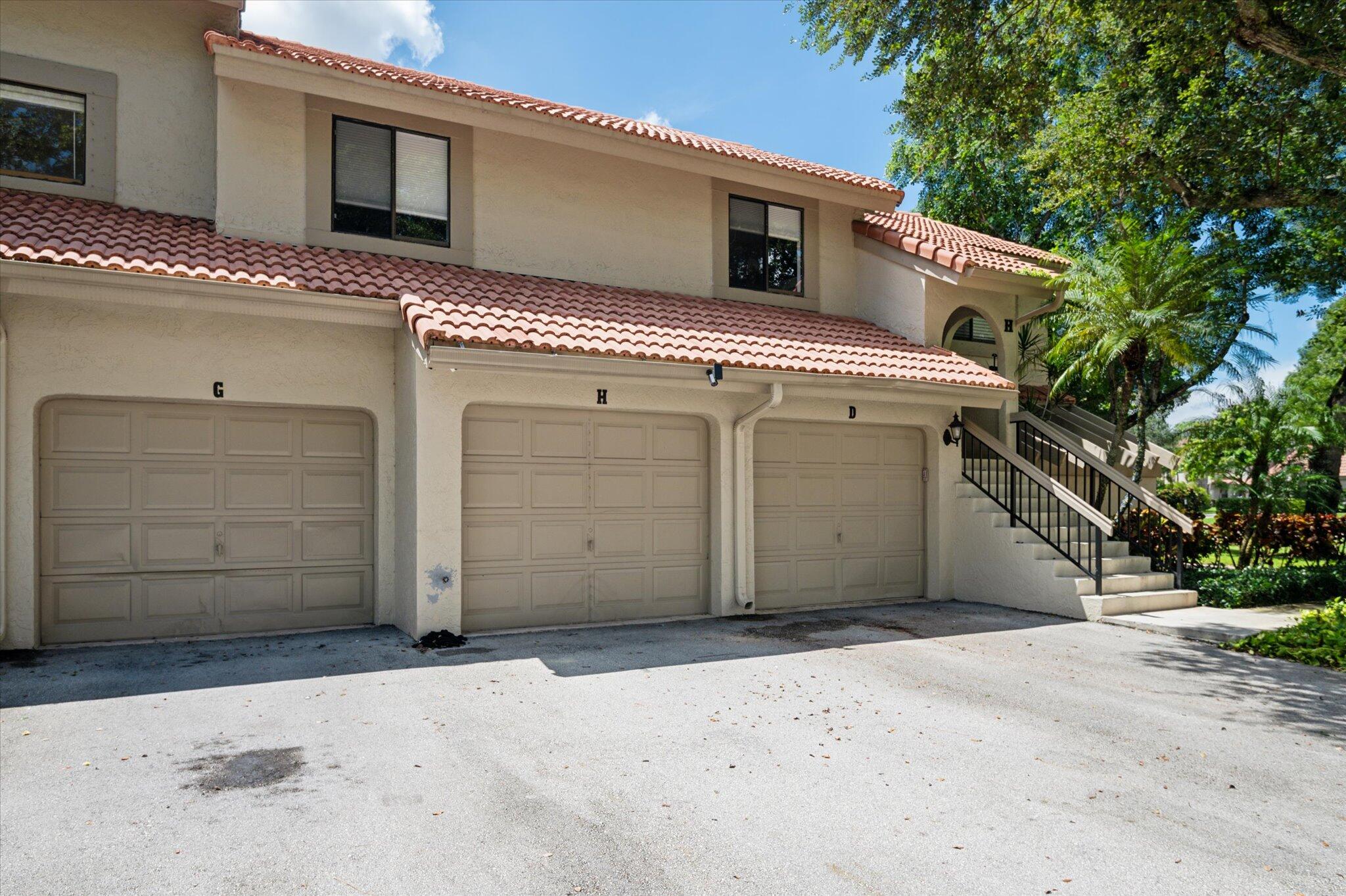 5750 Coach House Circle, Unit G Boca Raton, FL 33486 - Photo 2 of 19 02-Holtzheuser-5750 Coach House Cir G-2