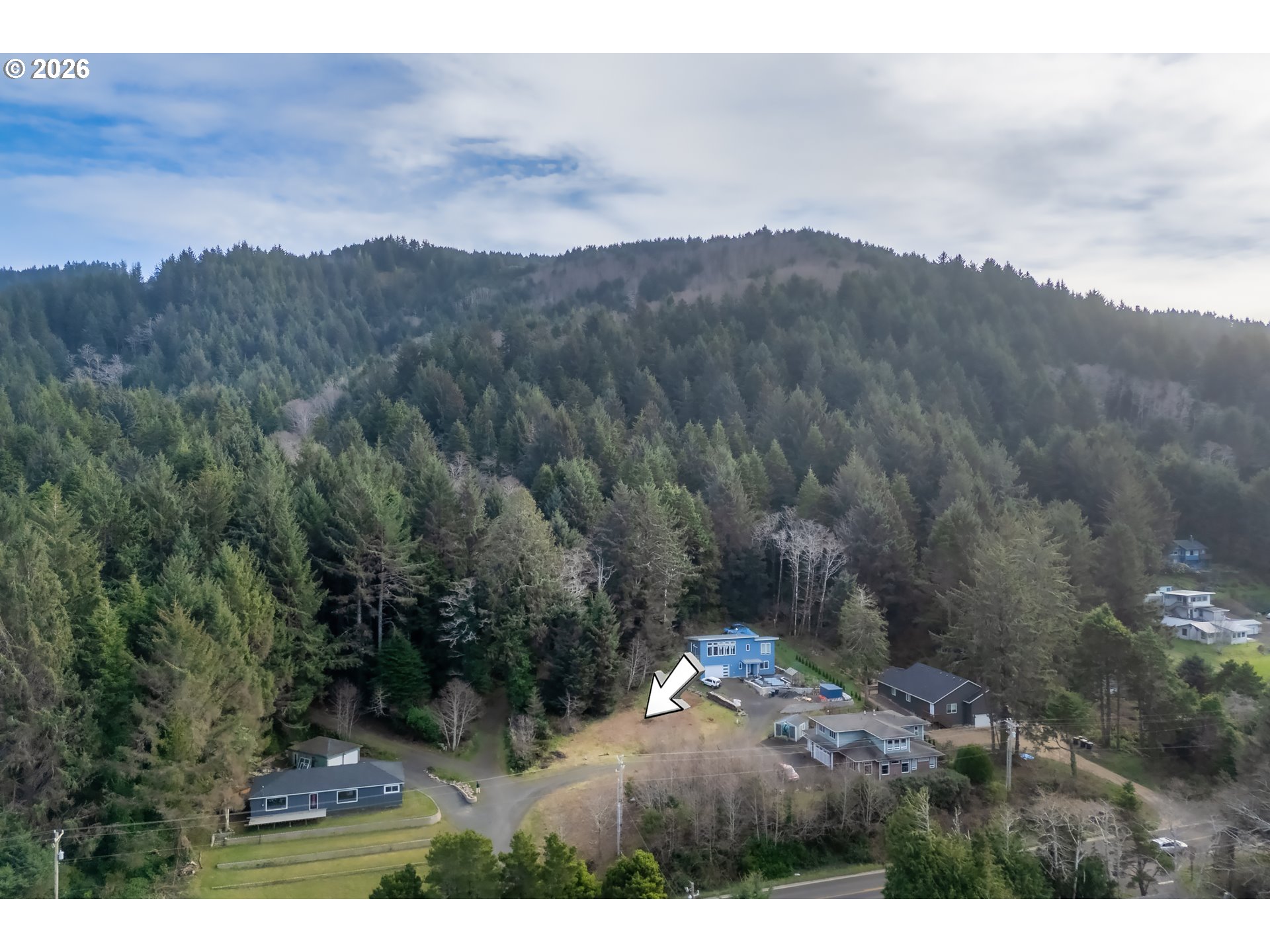 30 Cape Ranch Road Yachats, OR 97498 - Photo 7 of 20 a view of outdoor space and mountain view