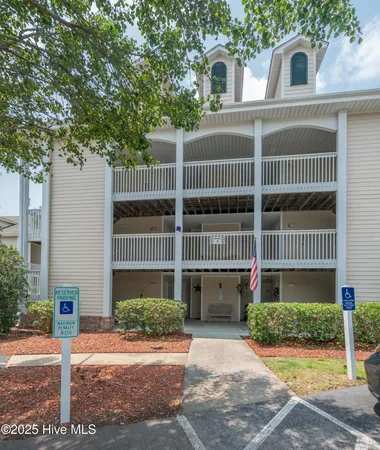 $319,000 | 3350 Club Villas Drive, Unit 104, Southport, NC 28461