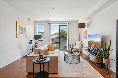 $570,000 | 360 South Lafayette Street, Unit 305, Denver, CO 80209