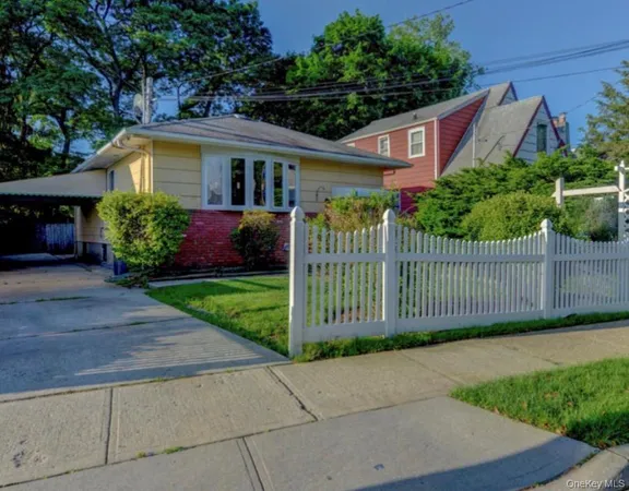 $3,850 | 168 Robinwood Avenue, Hempstead, NY 11550