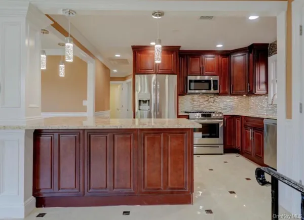 $3,850 | 168 Robinwood Avenue, Hempstead, NY 11550