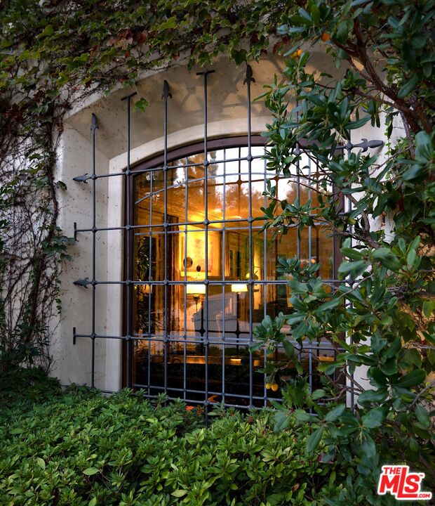 531 Barnaby Road Los Angeles, CA 90077 - Photo 8 of 28