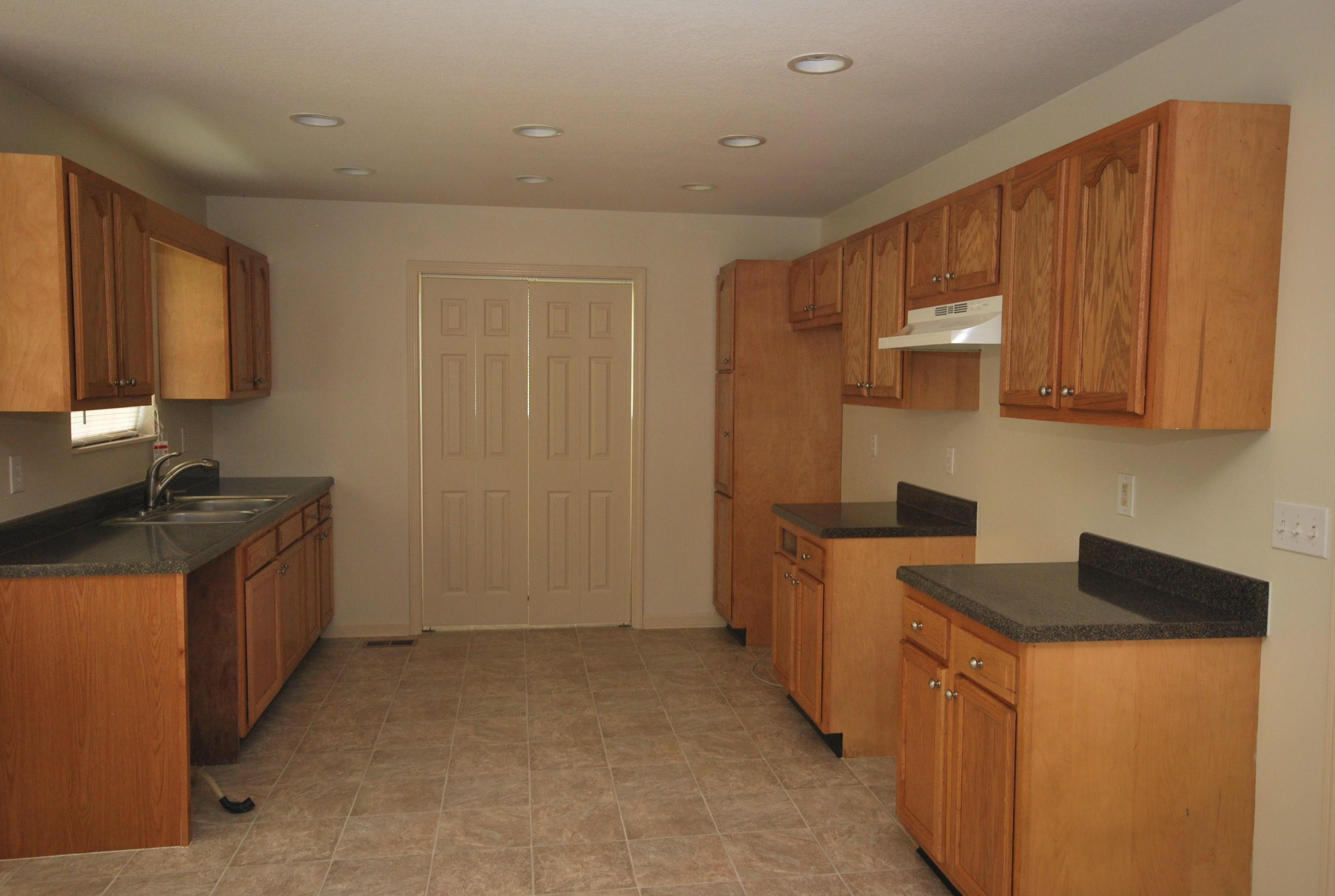 4413 Royalview Road Knoxville, TN 37921 - Photo 3 of 11 03