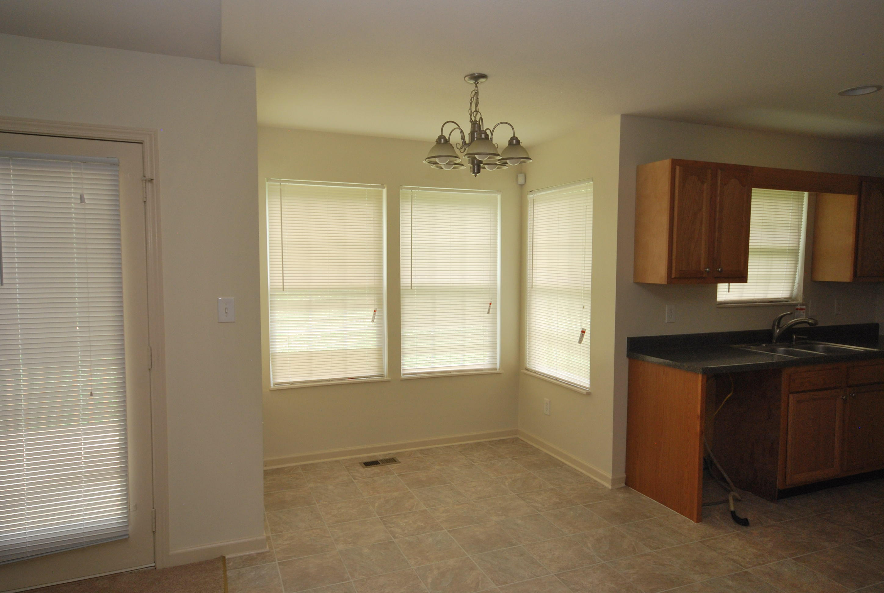 4413 Royalview Road Knoxville, TN 37921 - Photo 4 of 11 04