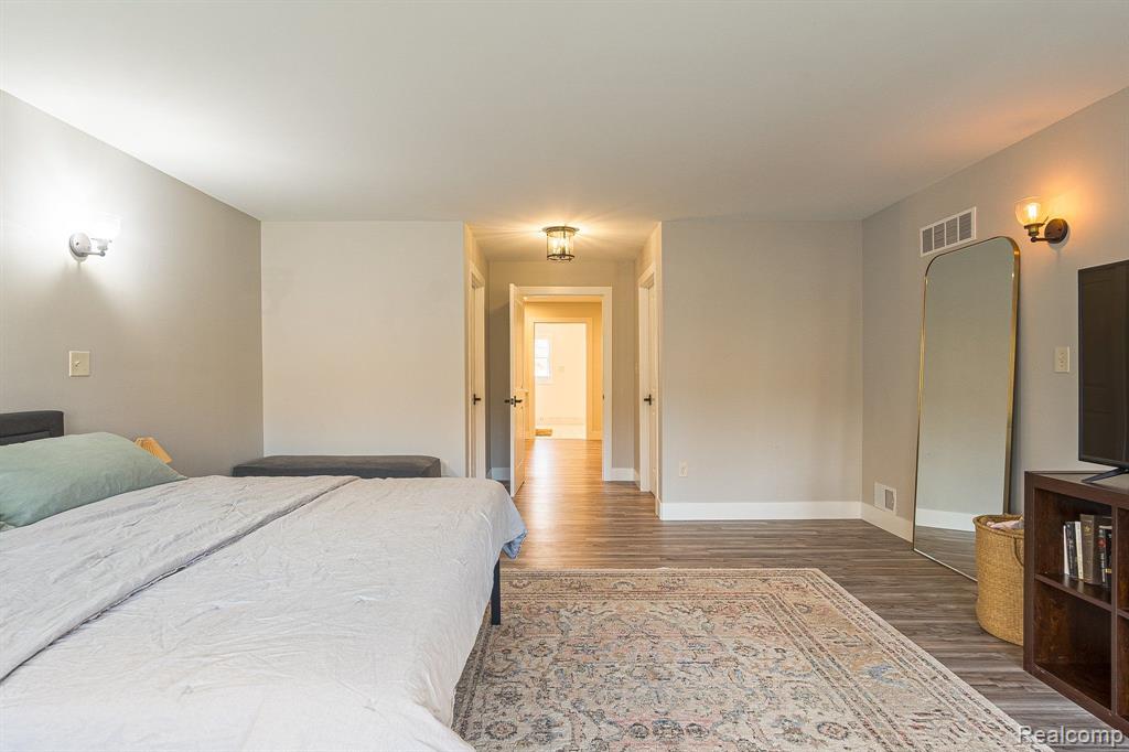 28706 West Nine Mile Road Farmington Hills, MI 48336 - Photo 44 of 51