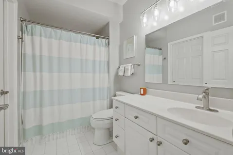 $425,000 | 5108 Donovan Drive, Unit 305, Alexandria, VA 22304