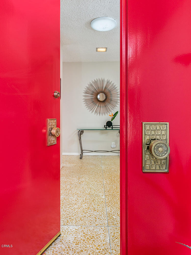 2044 Cricklewood Path Pasadena, CA 91107 - Photo 5 of 32 a bathroom with a shower