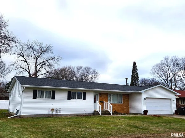 $150,000 | 165 Halfmoon Street, Lincoln, IL 62656