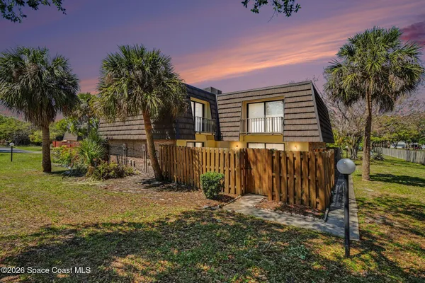 $1,650 | 3915 Vista Oaks Circle Northeast, Palm Bay, FL 32905