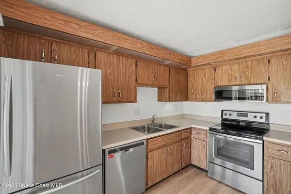 $1,650 | 3915 Vista Oaks Circle Northeast, Palm Bay, FL 32905