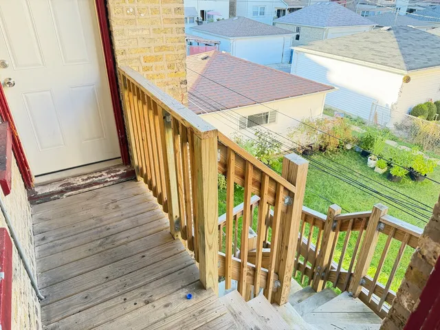 $1,300 | 5842 West Barry Avenue, Unit 2E, Chicago, IL 60634