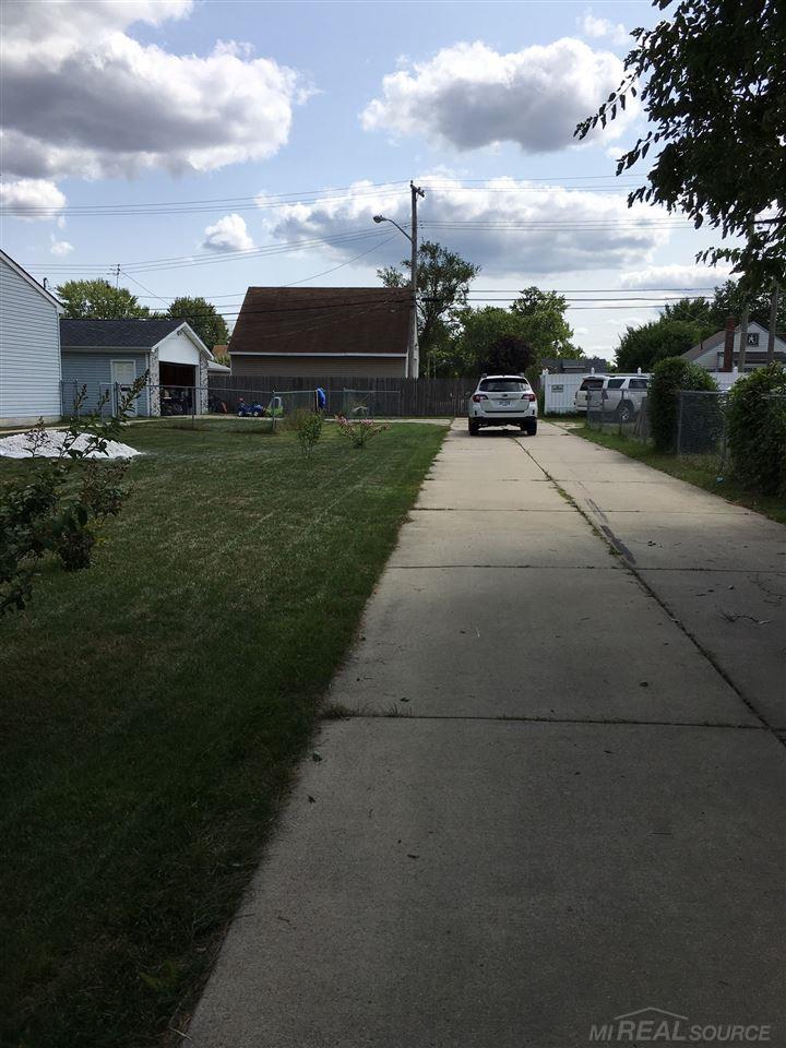 8410 Toepfer Road Warren, MI 48089 - Photo 10 of 29