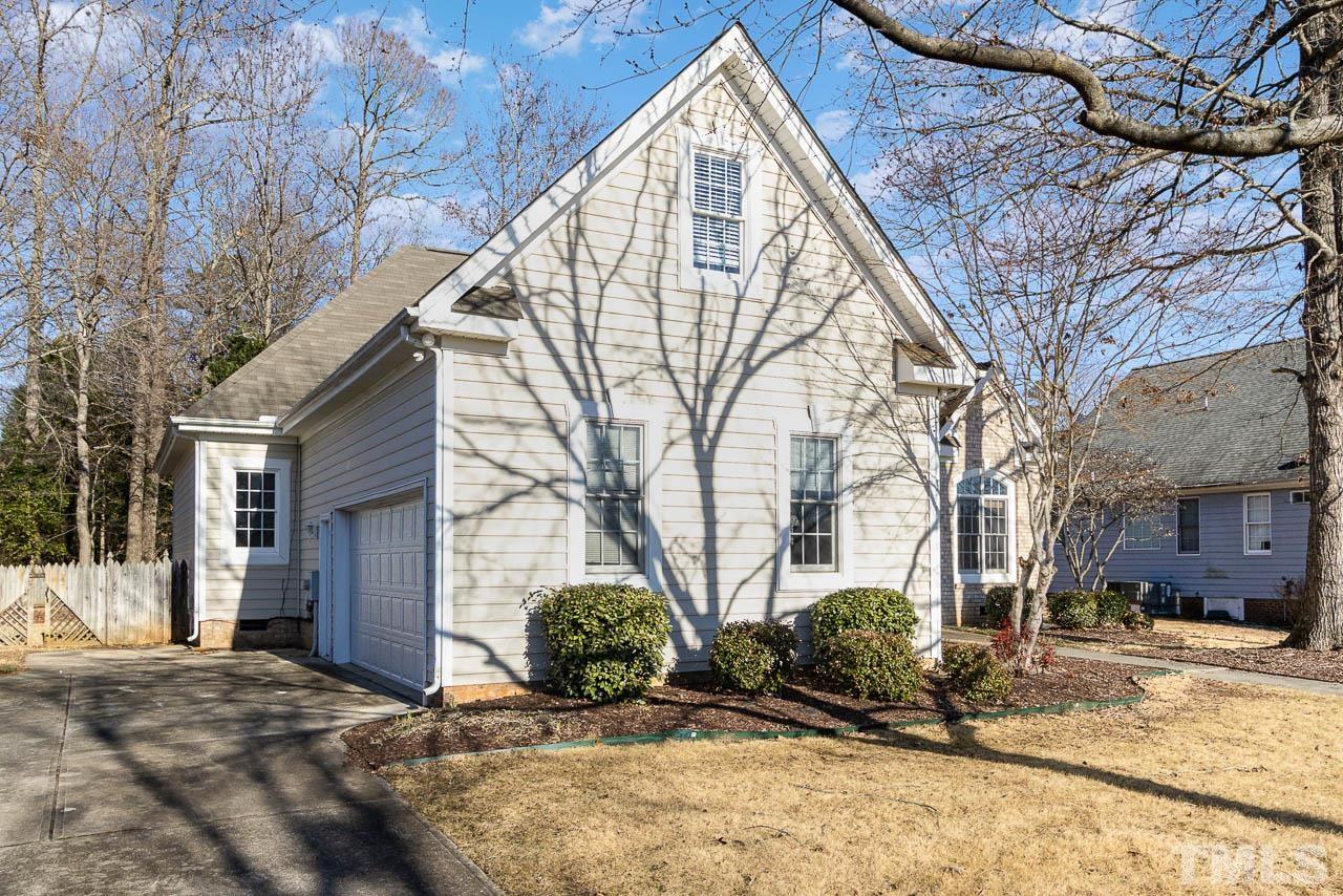 10204 Rosebank Lane Raleigh, NC 27614 - Photo 10 of 40 Side entry 2 car garage