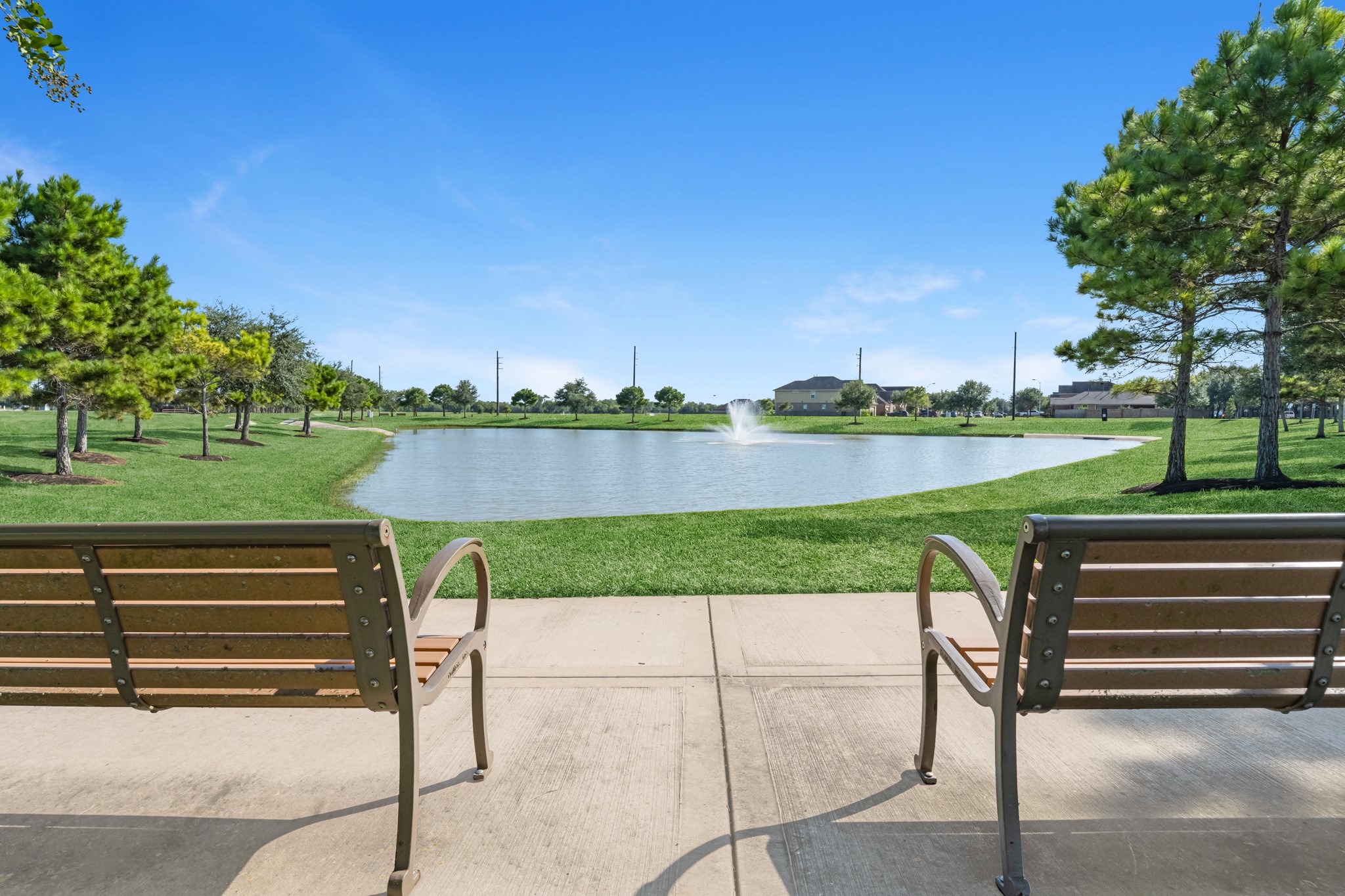 3102 Boulder Ridge Drive Rosenberg, TX 77471 - Photo 47 of 47 a view of a park with lounge chairs in the patio