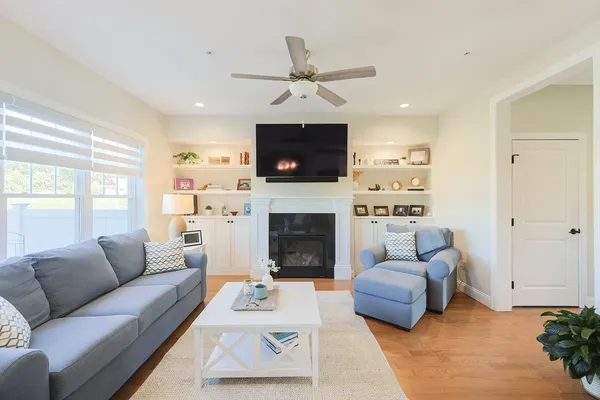 $689,900 | 7 Palmetto Drive, Unit 7, Bellingham, MA 02019