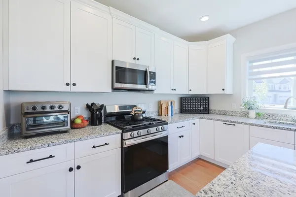 $689,900 | 7 Palmetto Drive, Unit 7, Bellingham, MA 02019