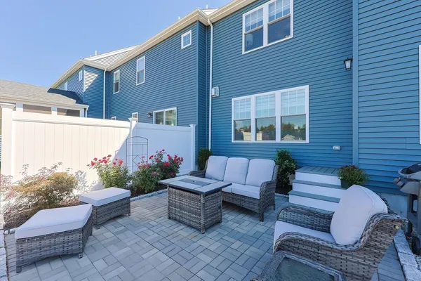 $689,900 | 7 Palmetto Drive, Unit 7, Bellingham, MA 02019