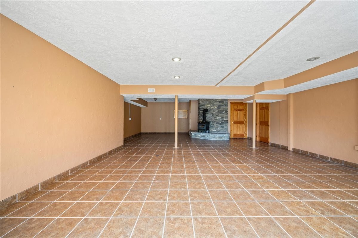 216 Old Wolf Hill Road Bethpage, TN 37022 - Photo 38 of 70 a view of an empty room with a window