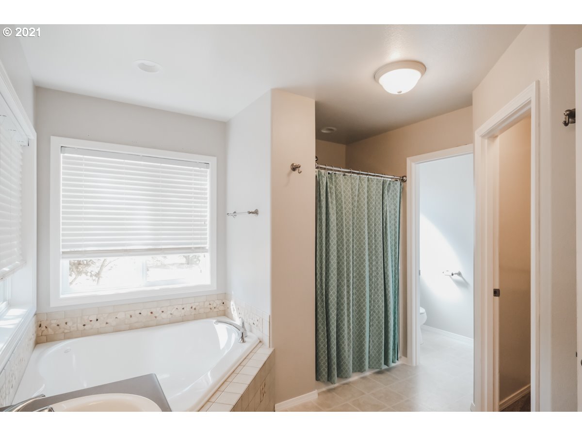 4569 Woods Road Northeast Albany, OR 97321 - Photo 13 of 32 Gallery Image 13