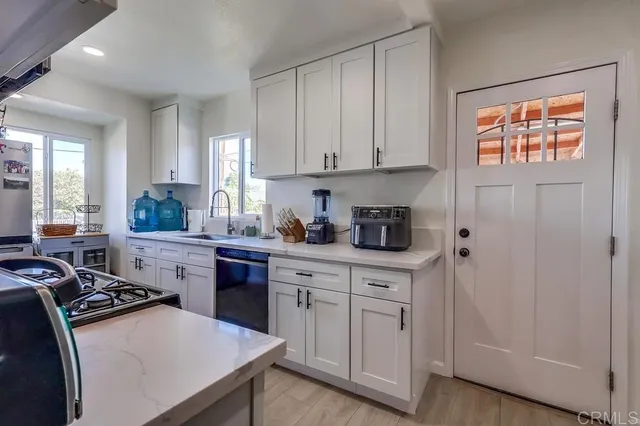 $629,500 | 900 West Brazil Street, Compton, CA 90220