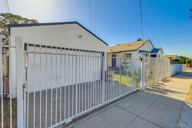 $629,500 | 900 West Brazil Street, Compton, CA 90220