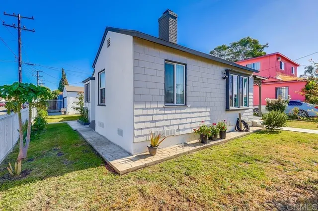 $629,500 | 900 West Brazil Street, Compton, CA 90220