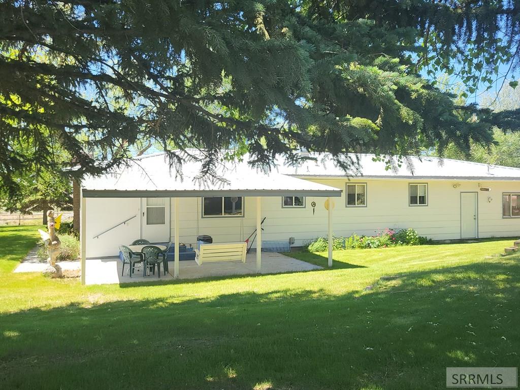 560 North Front Street Arco, ID 83213 - Photo 10 of 48
