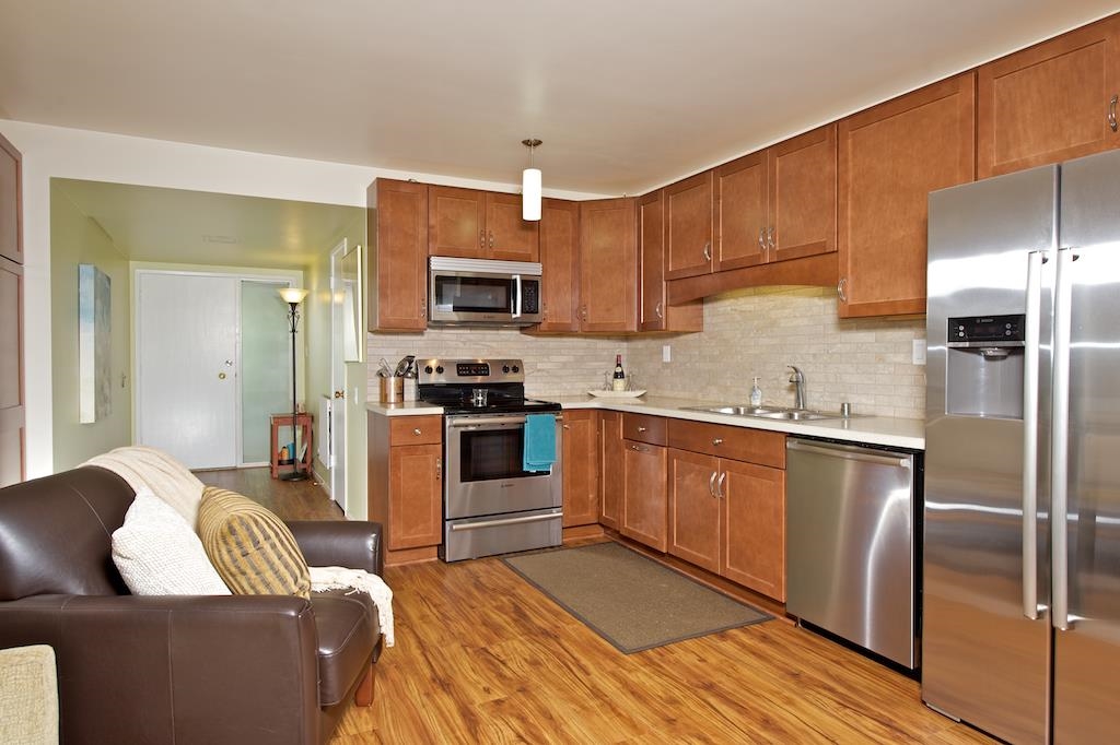 2352 Torrey Pines Road, Unit 2 La Jolla, CA 92037 - Photo 2 of 19 Gallery Image 2